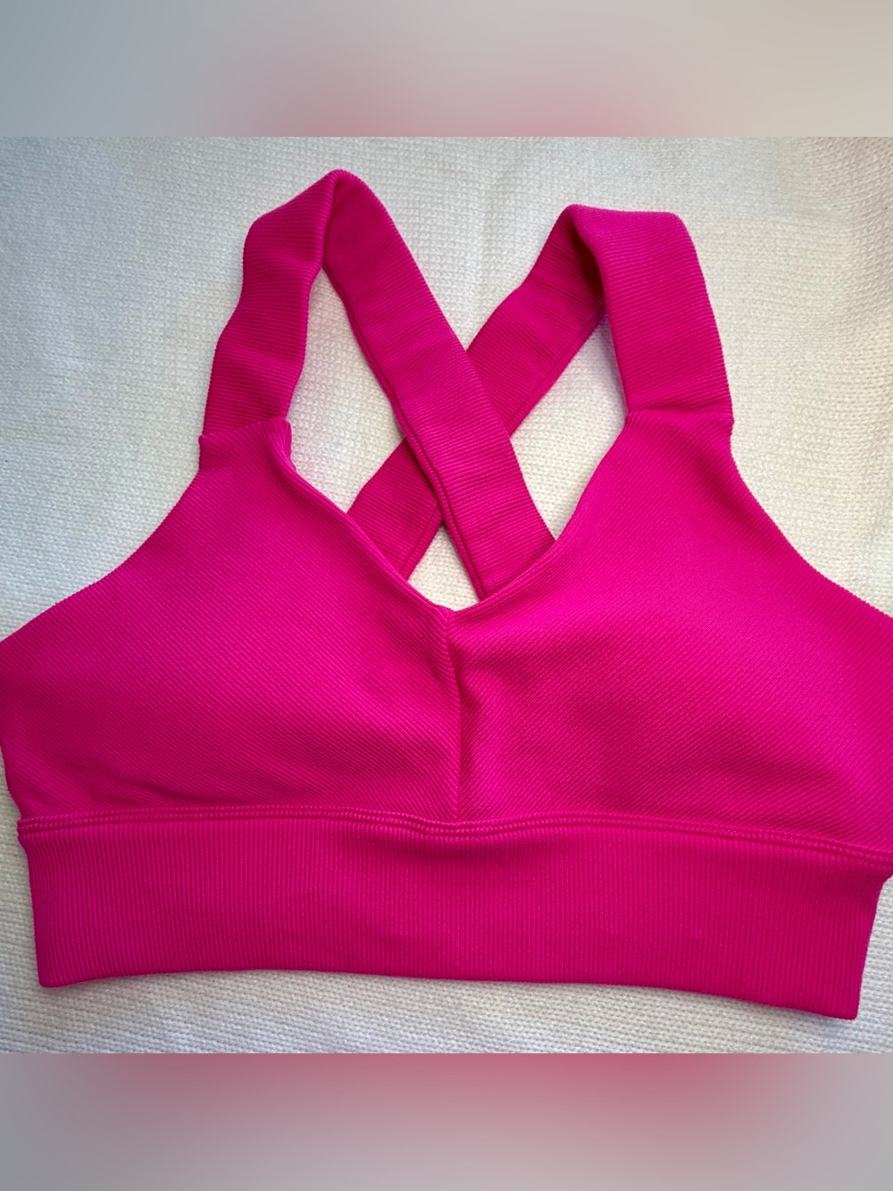 ALO Yoga Bright Fuchsia Cross-Back Sports Bra Size M